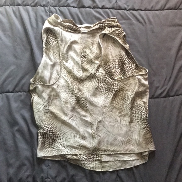 Jennifer Lopez animal wave texture style sleeveless shirt.Size Large Brand New. - Picture 2 of 8